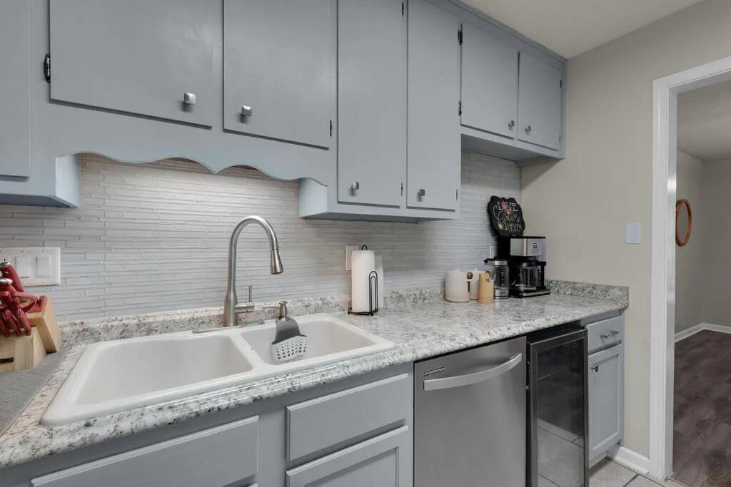Quiet Relaxing Home - Close To Downtown & Beach 4Br-2Bt Пенсакола Екстериор снимка