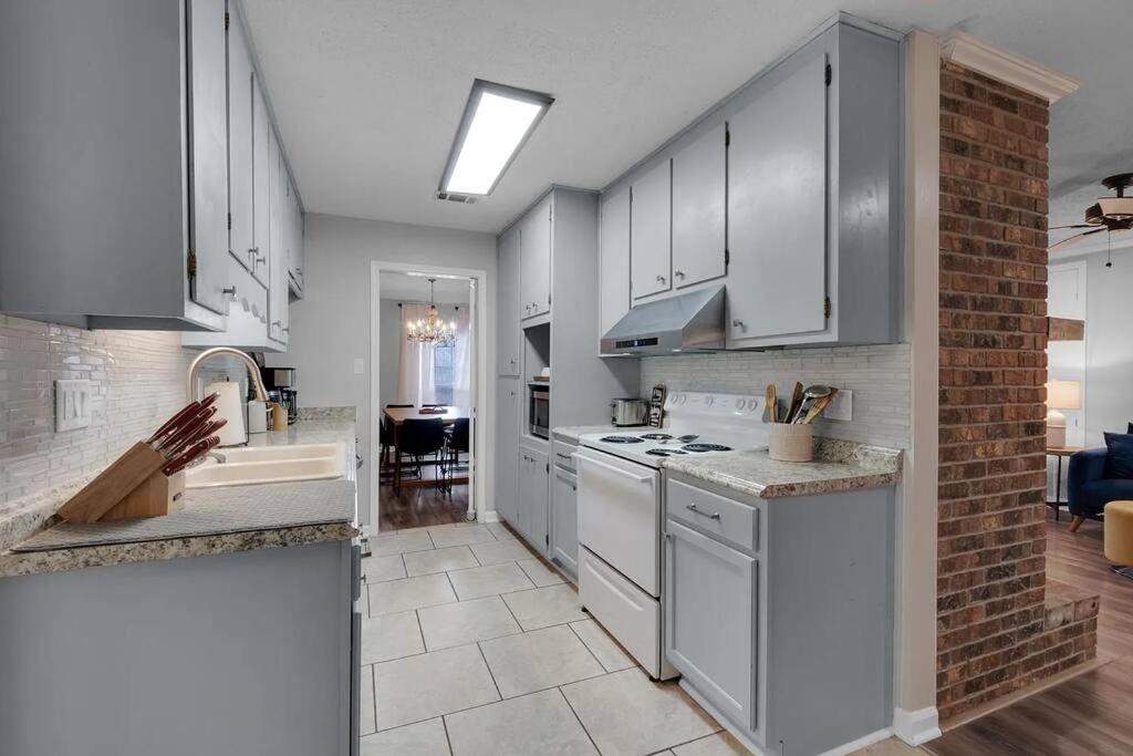 Quiet Relaxing Home - Close To Downtown & Beach 4Br-2Bt Пенсакола Екстериор снимка
