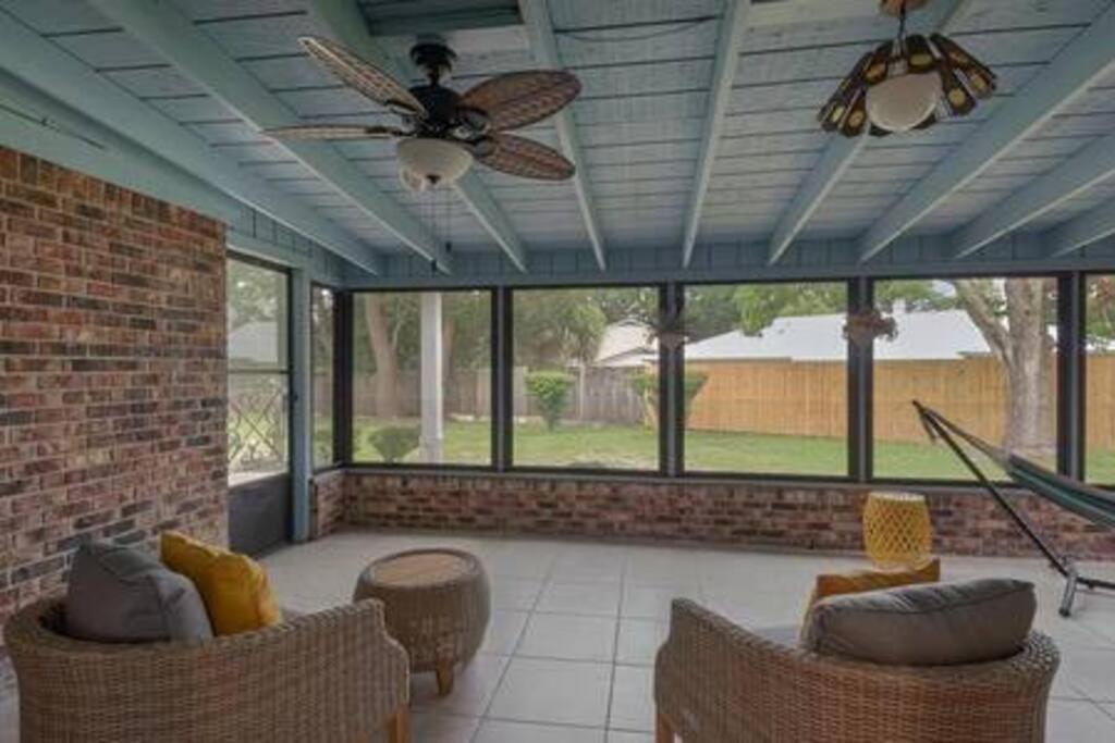 Quiet Relaxing Home - Close To Downtown & Beach 4Br-2Bt Пенсакола Екстериор снимка