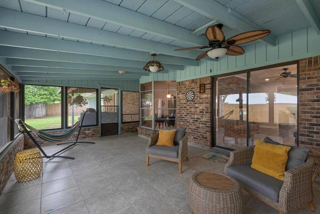 Quiet Relaxing Home - Close To Downtown & Beach 4Br-2Bt Пенсакола Екстериор снимка